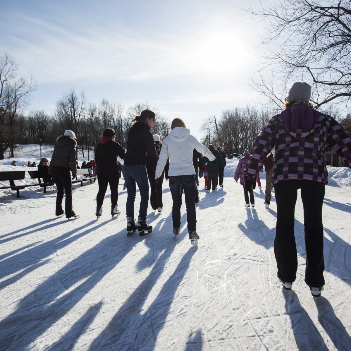 Foule de patineurs à Montréal.