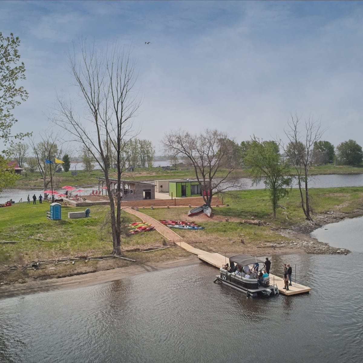 Vue aérienne du quai de la Base nautique de Repentigny.