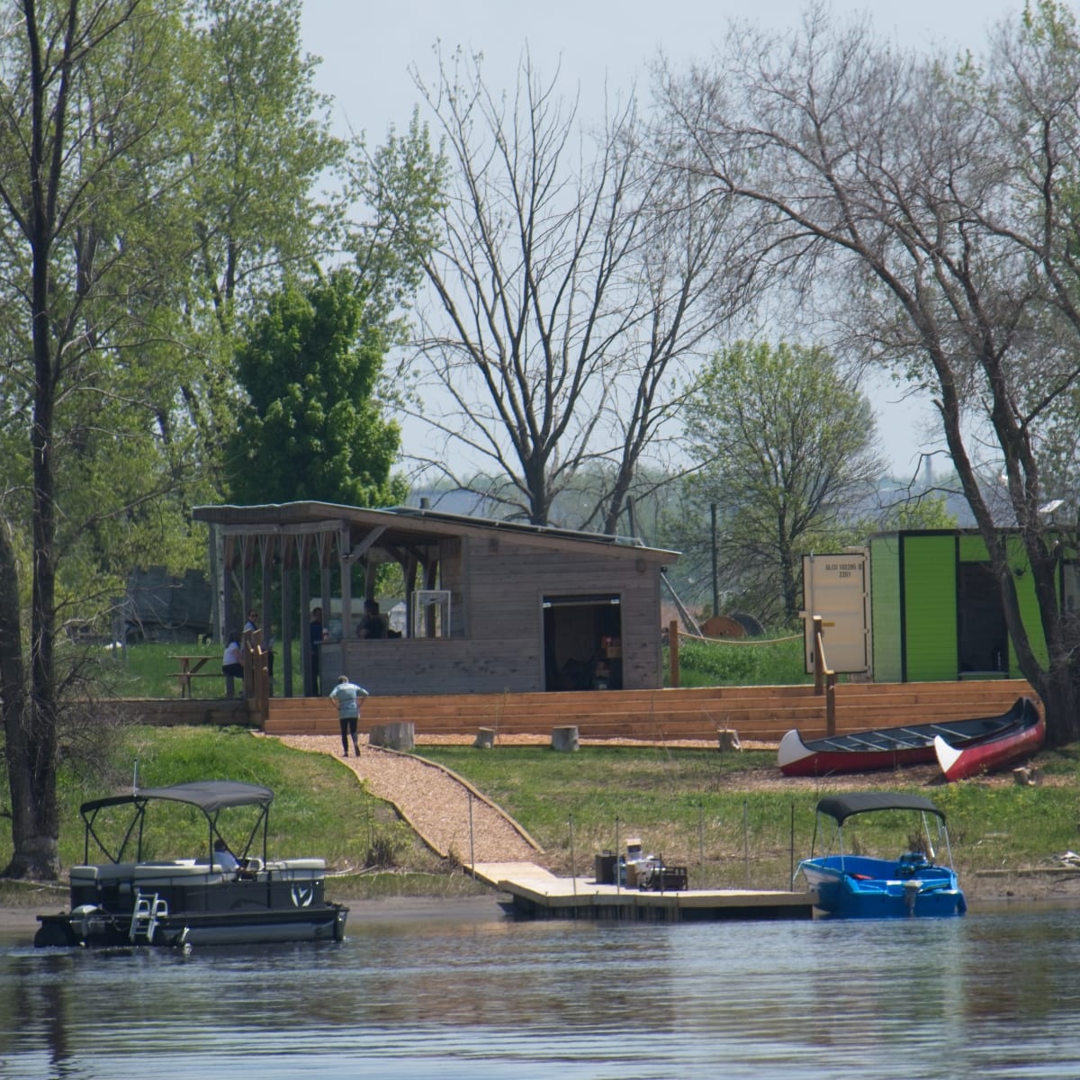 Quai et ponton, Base nautique de Repentigny.