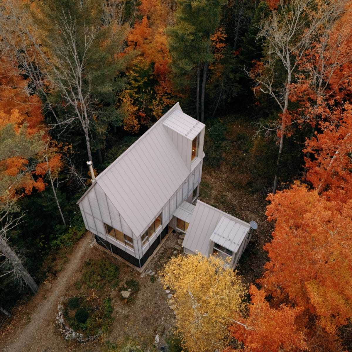 Chalet BESIDE en automne.