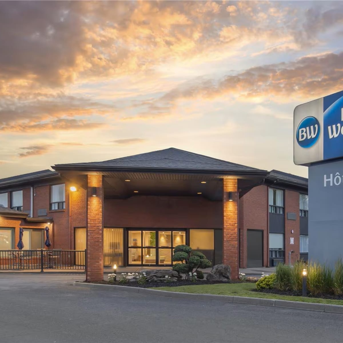 Best Western Hotel Brossard - Exterior
