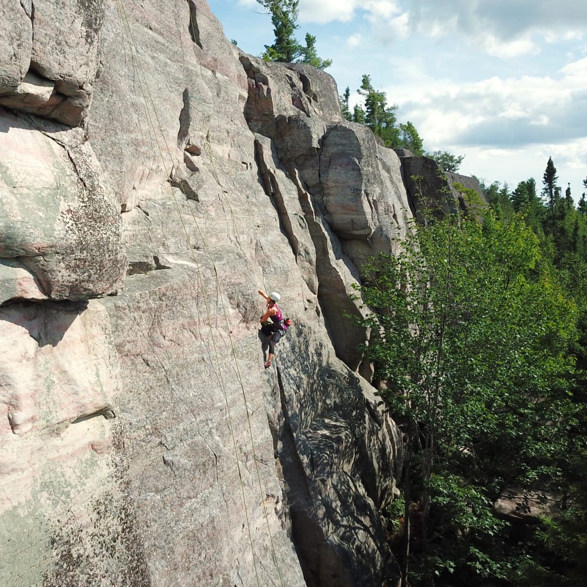 Escalade de roche - Camp de Base Abitibi.