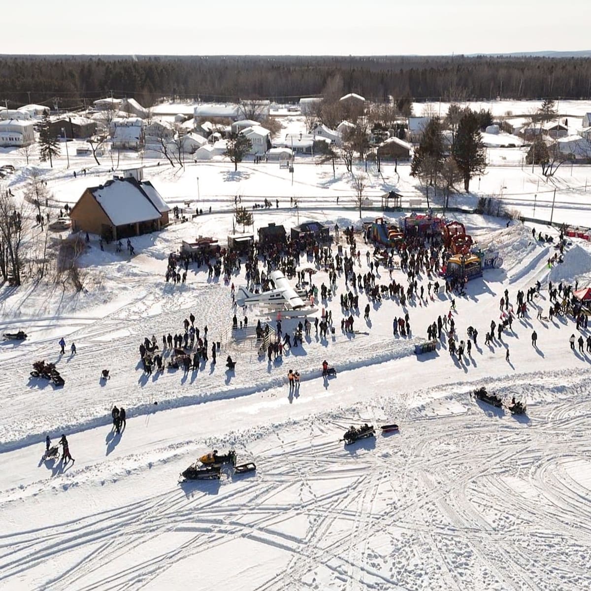Vue aérienne du Carnaval D'hiver du lac a la tortue.