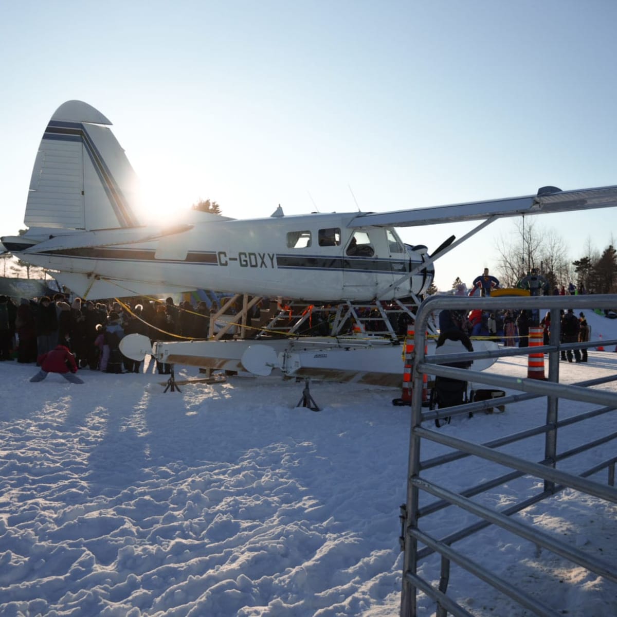 Avion au Carnaval D'hiver du lac a la tortue.