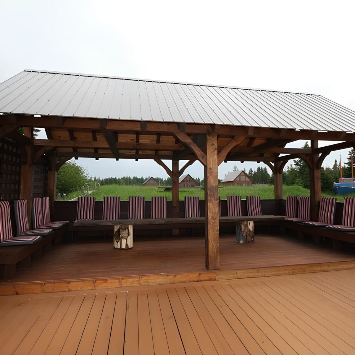 Outdoor area at Chalets Minganie.