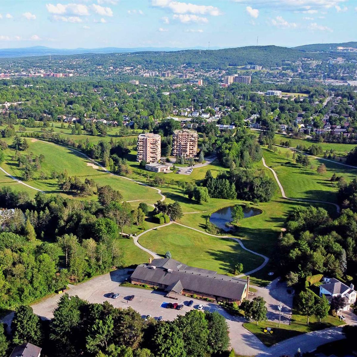 Vue aérienne du Club de golf Sherbrooke.