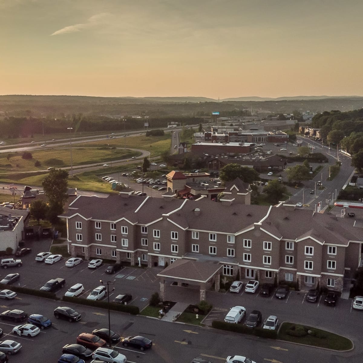 Aerial view of the Comfort Inn & Suites Saint-Jérôme