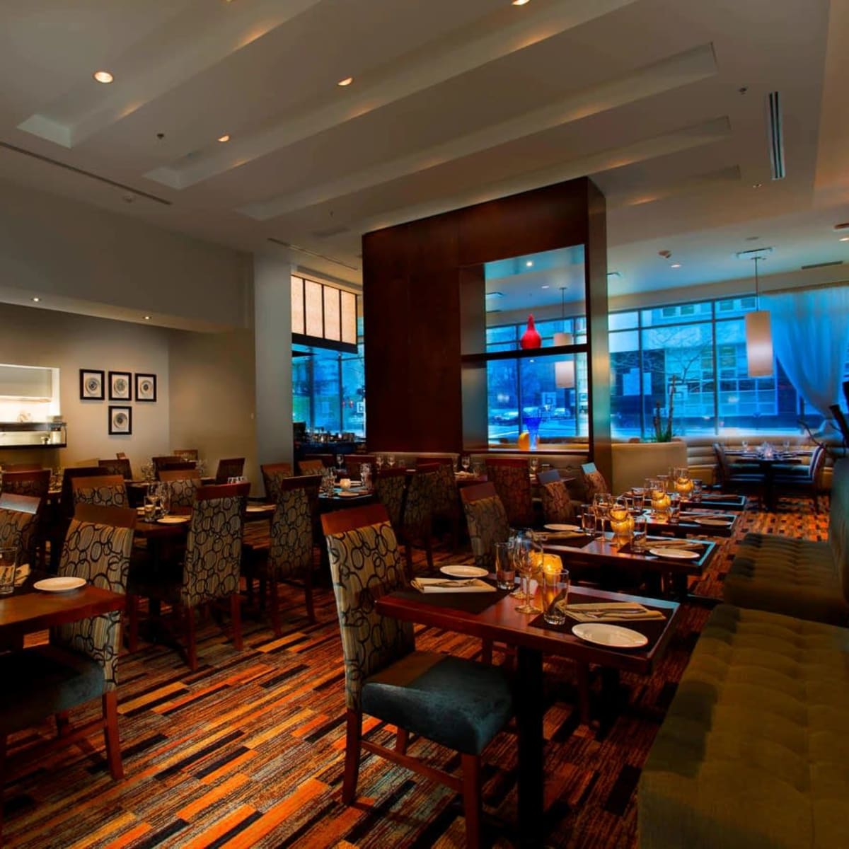 Le Darlington, restaurant grill urbain dans l'Hôtel Courtyard by Marriott Montréal Centre-ville