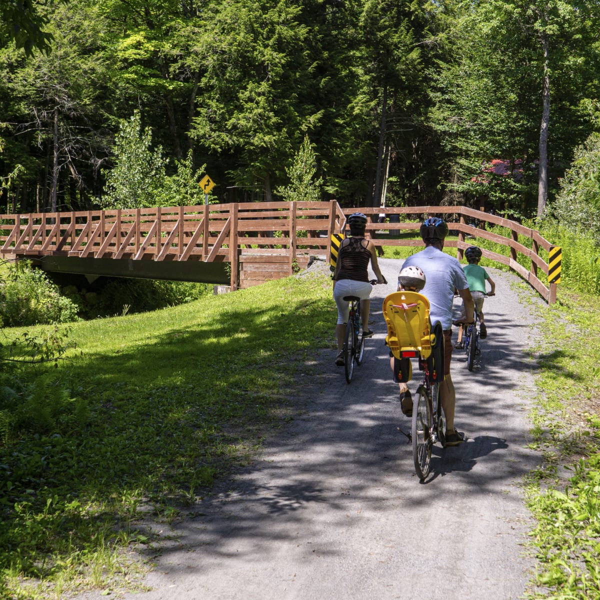 Famille à vélo - Drummondville