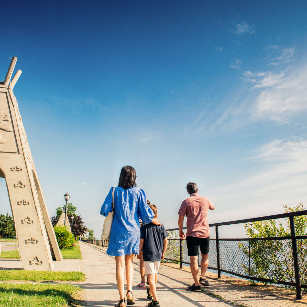 Une famille qui explore le Saguenay Lac-Saint-Jean