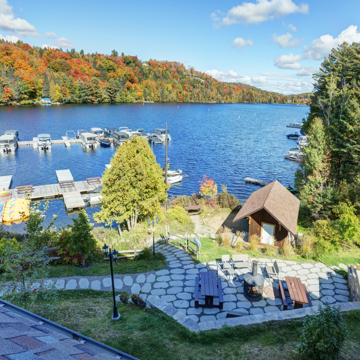 Marina in the fall at Viking Resort.Le Viking Resort.
