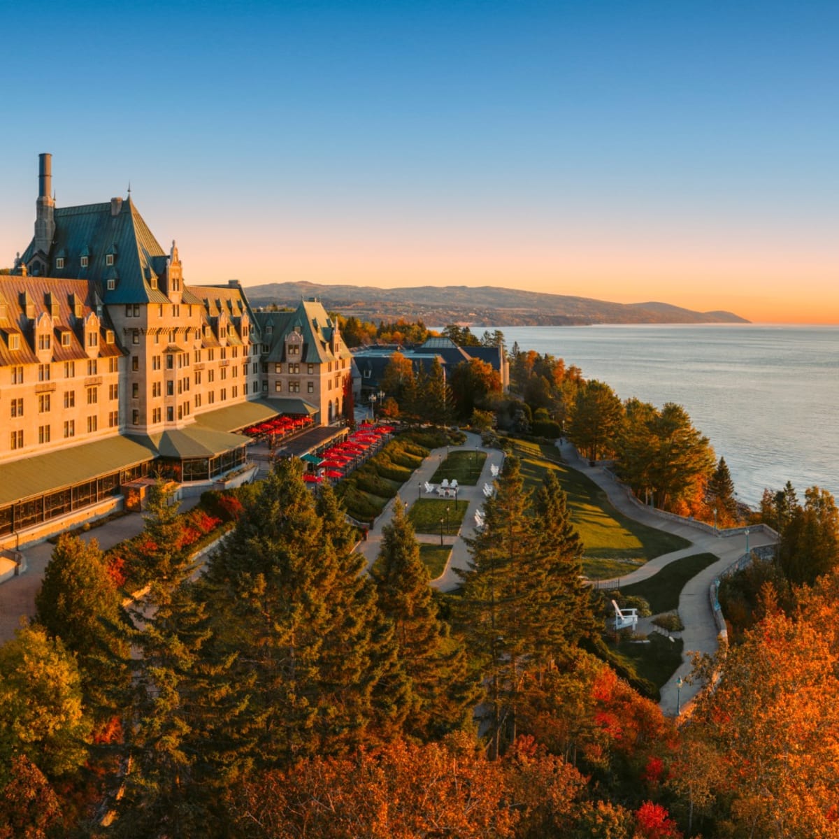 Le Manoir Richelieu en automne.