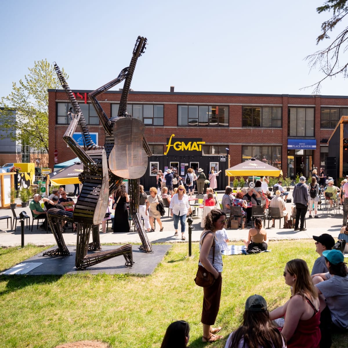 Espace extérieure au Festival des Guitares du Monde en Abitibi-Témiscamingue.