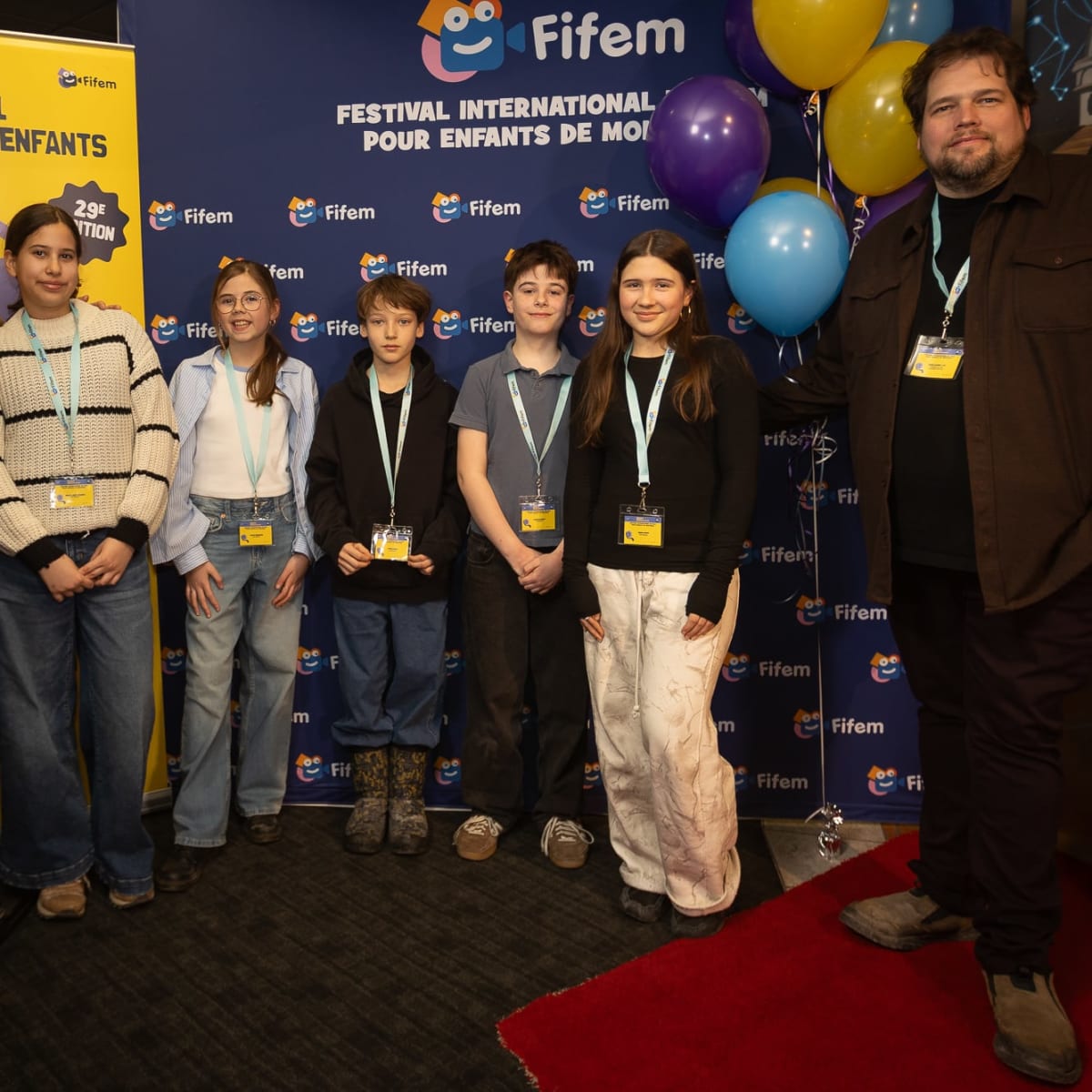 Jury d'enfants avec leur parrain et marraine au Festival International du Film pour Enfants de Montréal (FIFEM)