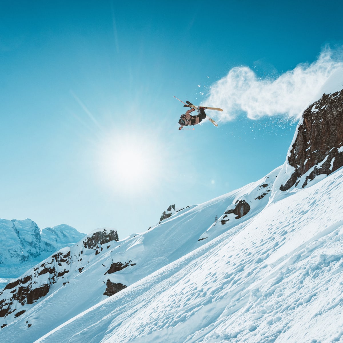 Saut en ski sur une montagne - Festival Montagne en Scène.