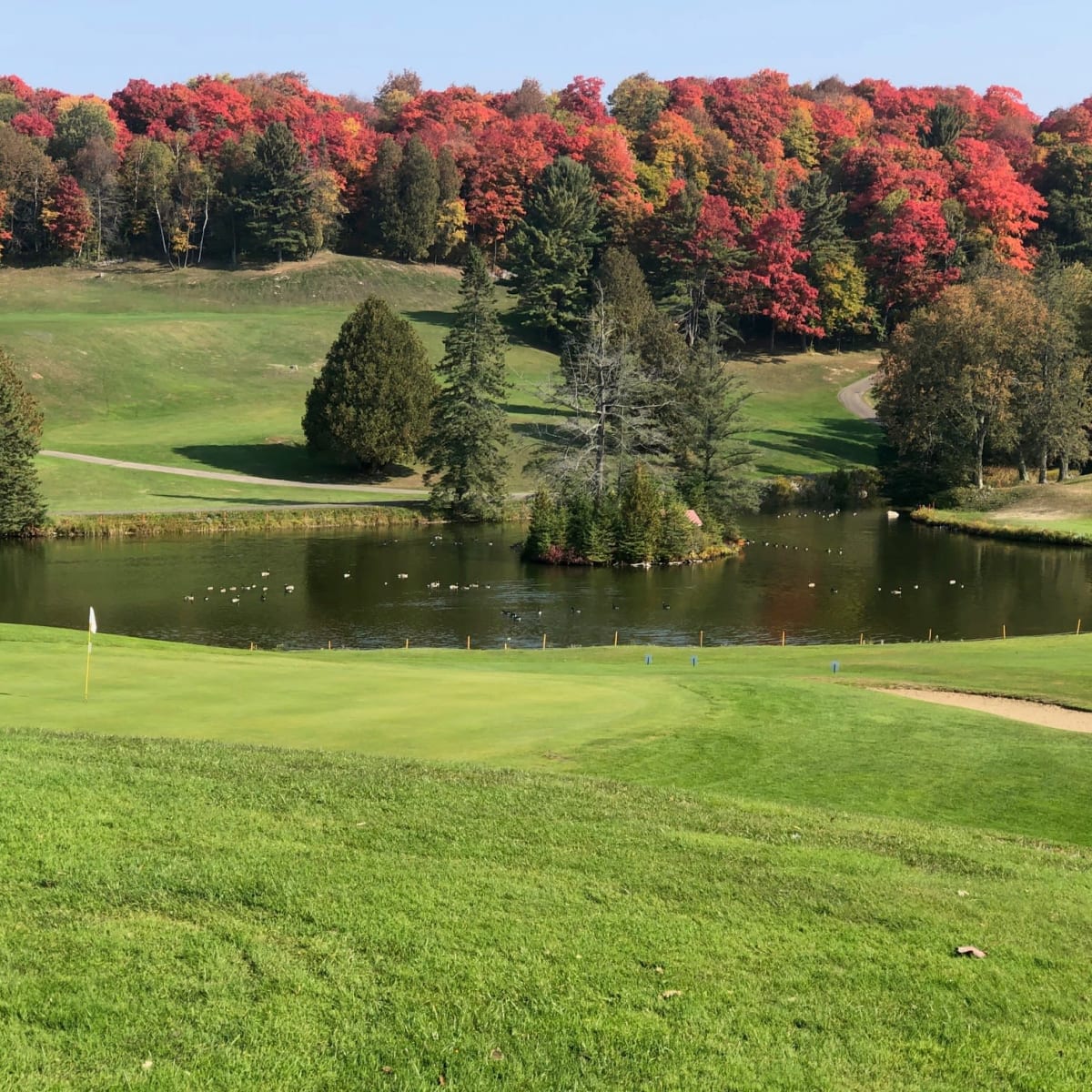 Club de Golf Lac Carling en automne.