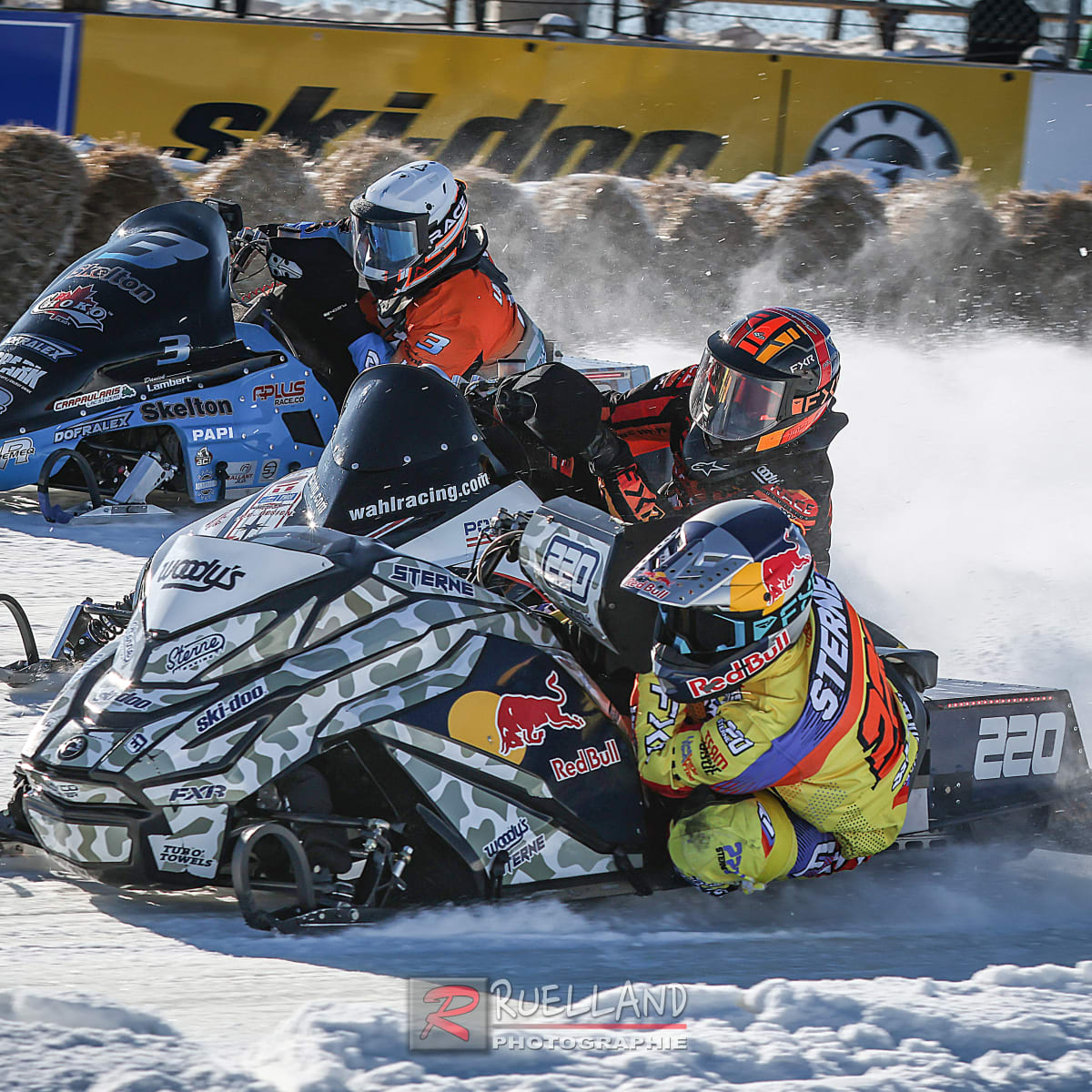 Course de motoneige au Grand Prix Ski-Doo de Valcourt.