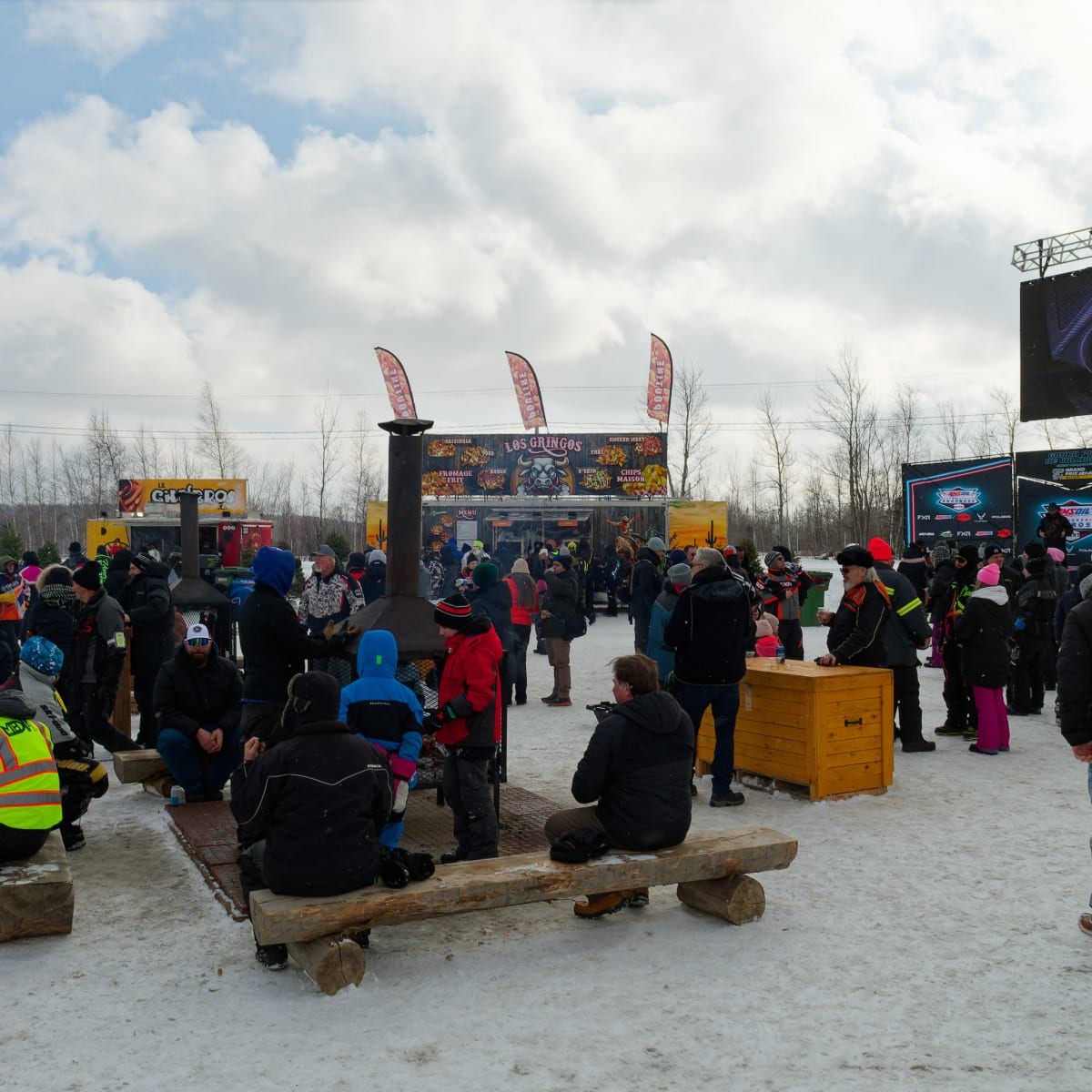 Foule au Grand Prix Ski-Doo de Valcourt.