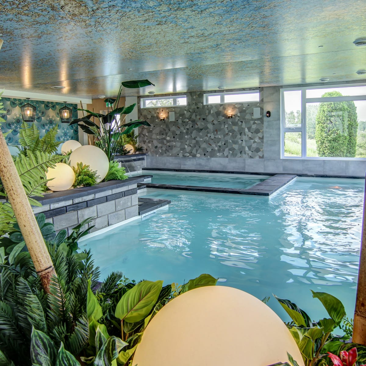 Piscine intérieure