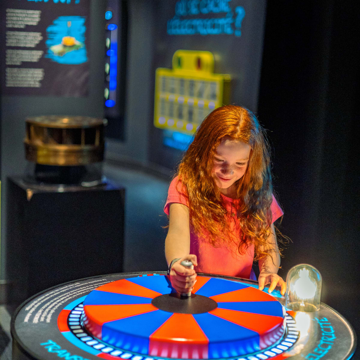 Girl at the exhibition at the Électrium.