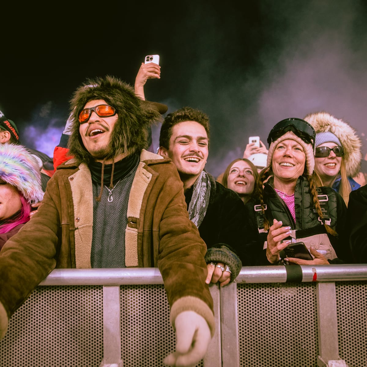 Festivaliers dans la foule.