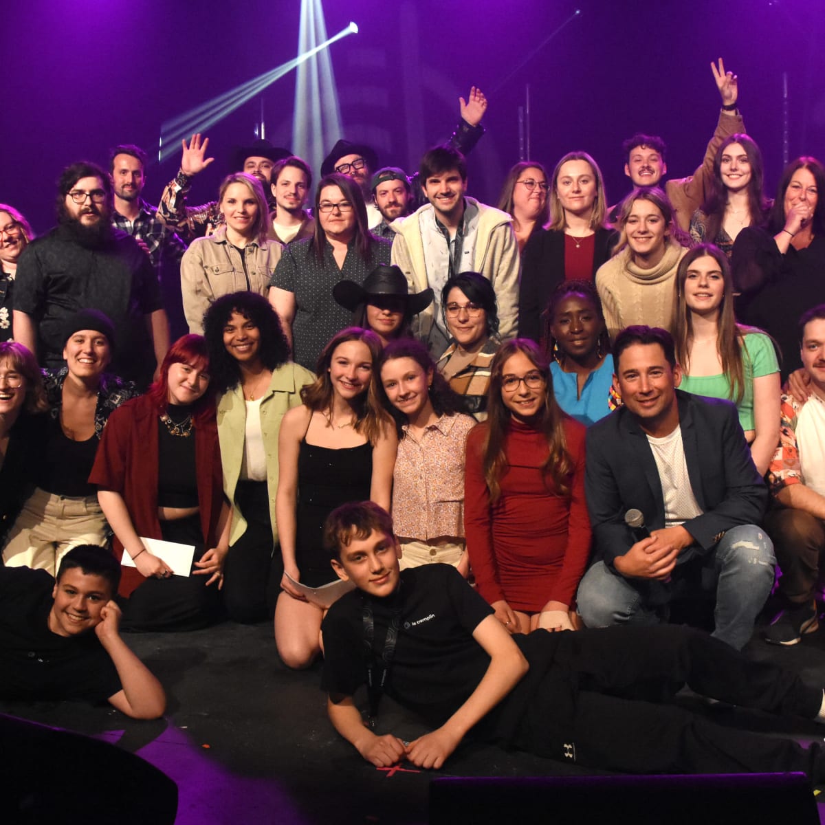 Photo de groupe à Le Tremplin, le rendez-vous de la chanson et de l'humour de Dégelis.