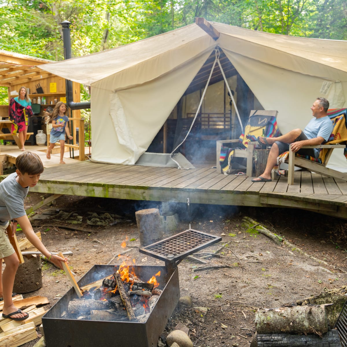Laurentian Outfitter - The outdoor outfitter!