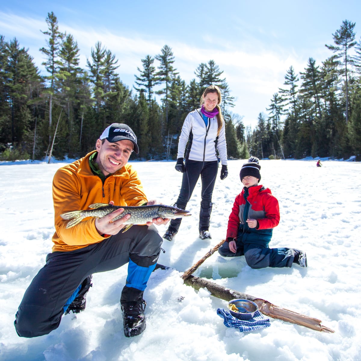 Experience unforgettable outdoor adventures in Quebec this winter! - Ice fishing