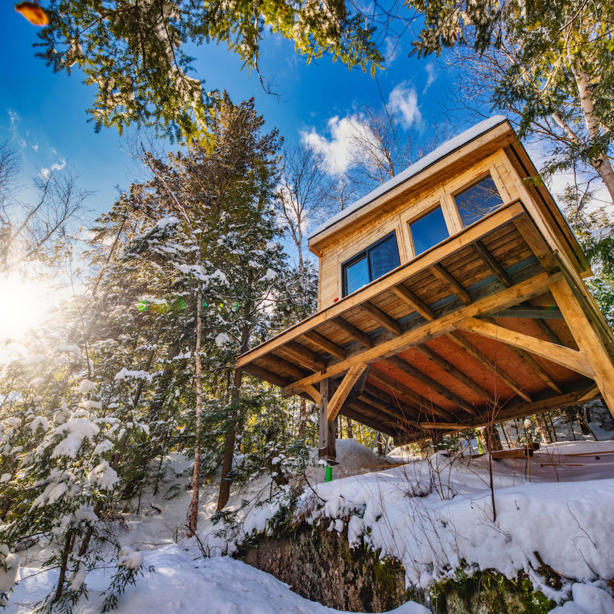 Experience unforgettable outdoor adventures in Quebec this winter! - The perfect cabin for winter adventures.