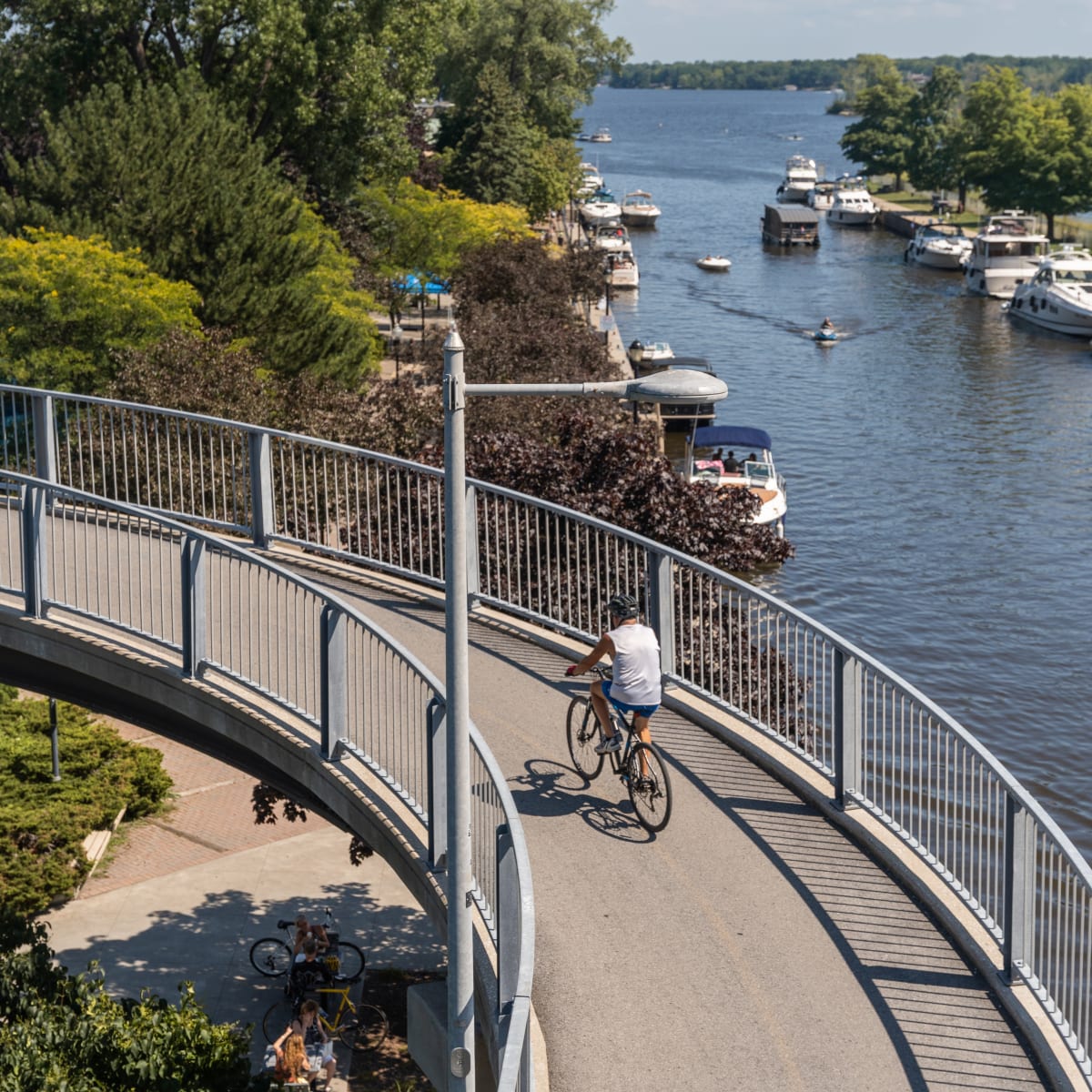 Sainte-Anne-de-Bellevue, s’évader sans s’éloigner - Piste cyclable