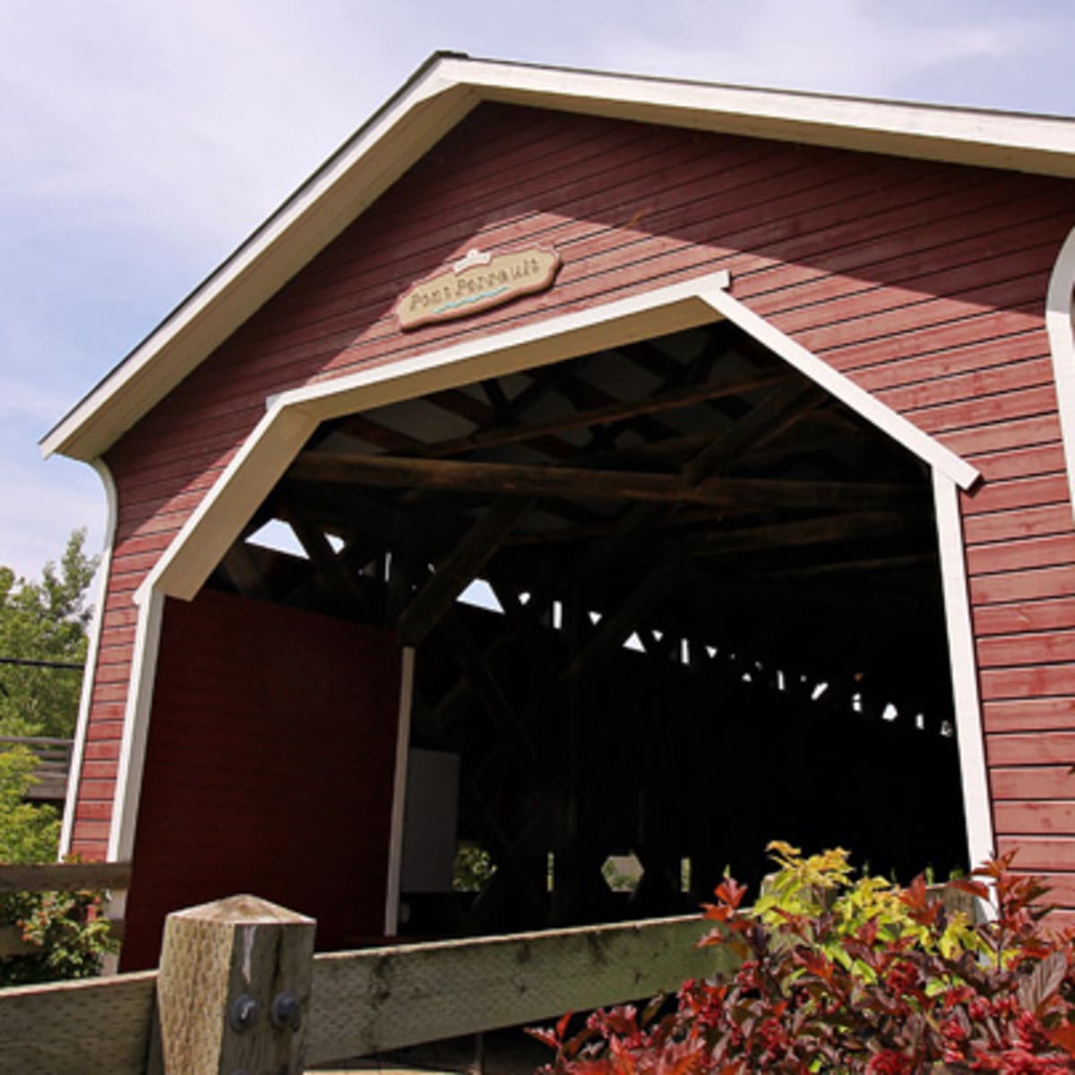 More than 240 surprising spots to discover in Centre-du-Québec! - Perrault covered bridge