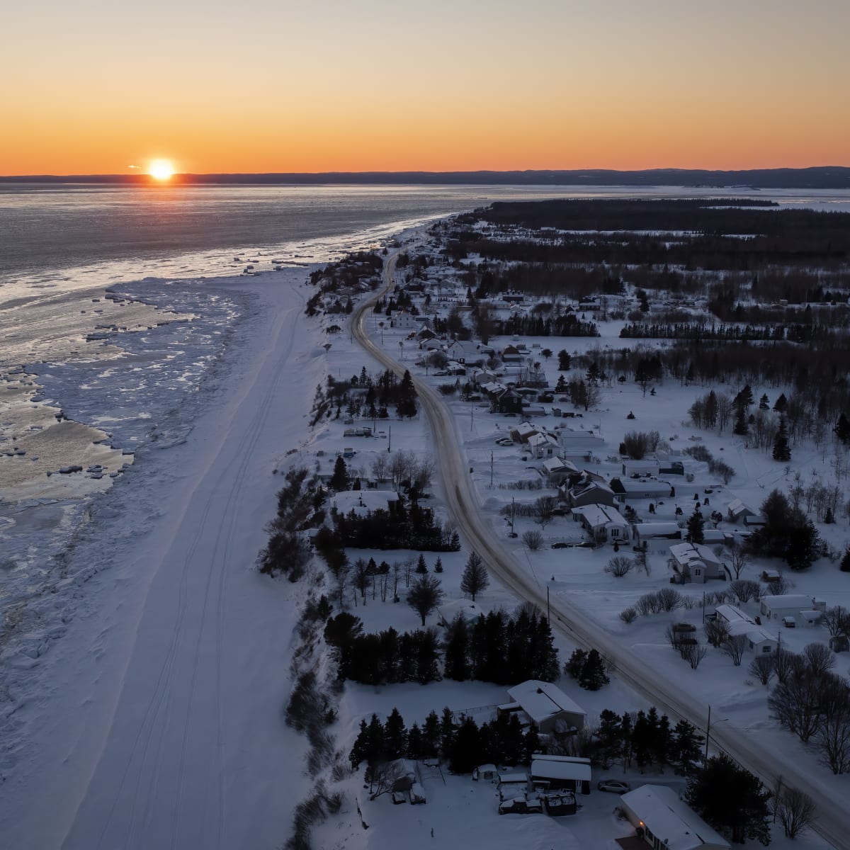 Prenez la route et découvrez votre Côte-Nord en hiver! - Coucher de soleil en hiver