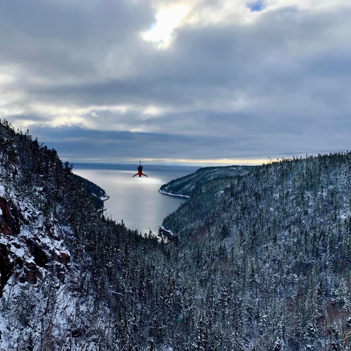 Prenez la route et découvrez votre Côte-Nord en hiver! - Tyrolienne hivernale à Baie-Comeau