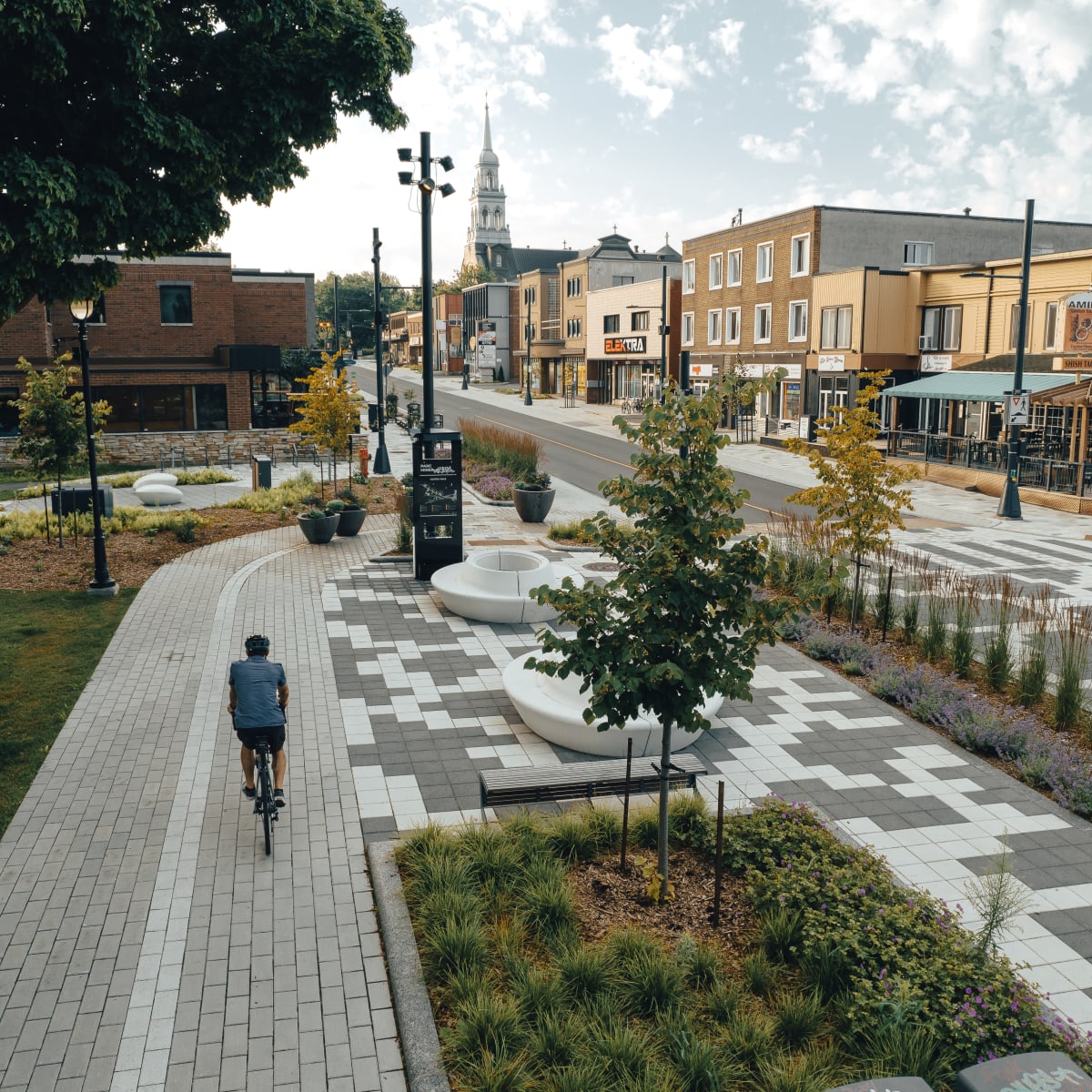 Discover all you can do in Granby! - Downtown Granby