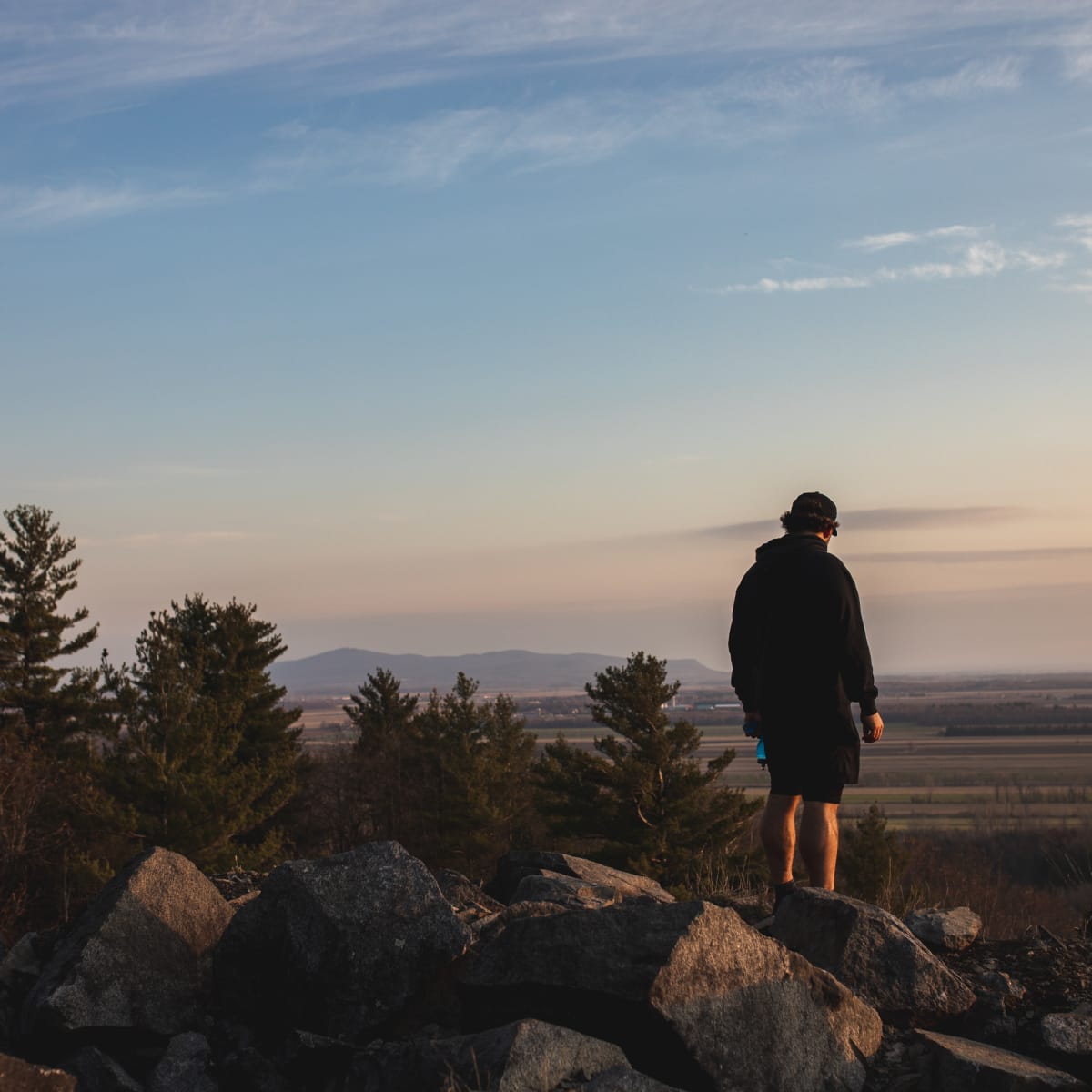 Tourisme Haut-Richelieu - he view at the top of the mountain.