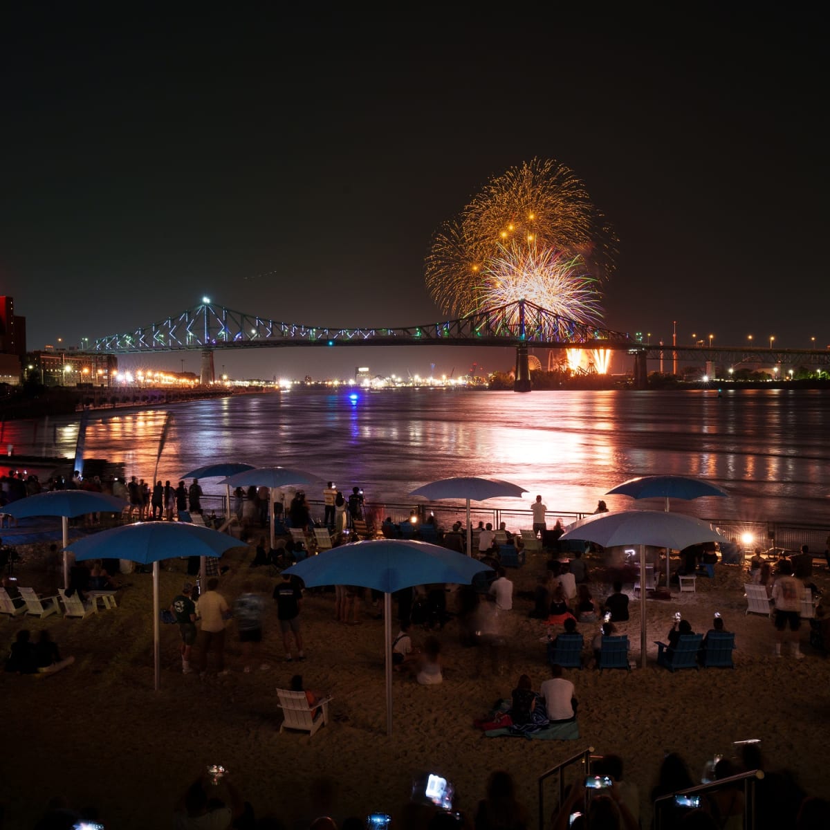 An unforgettable summer at the Old Port! - Fireworks evenings at the Clock Tower Beach