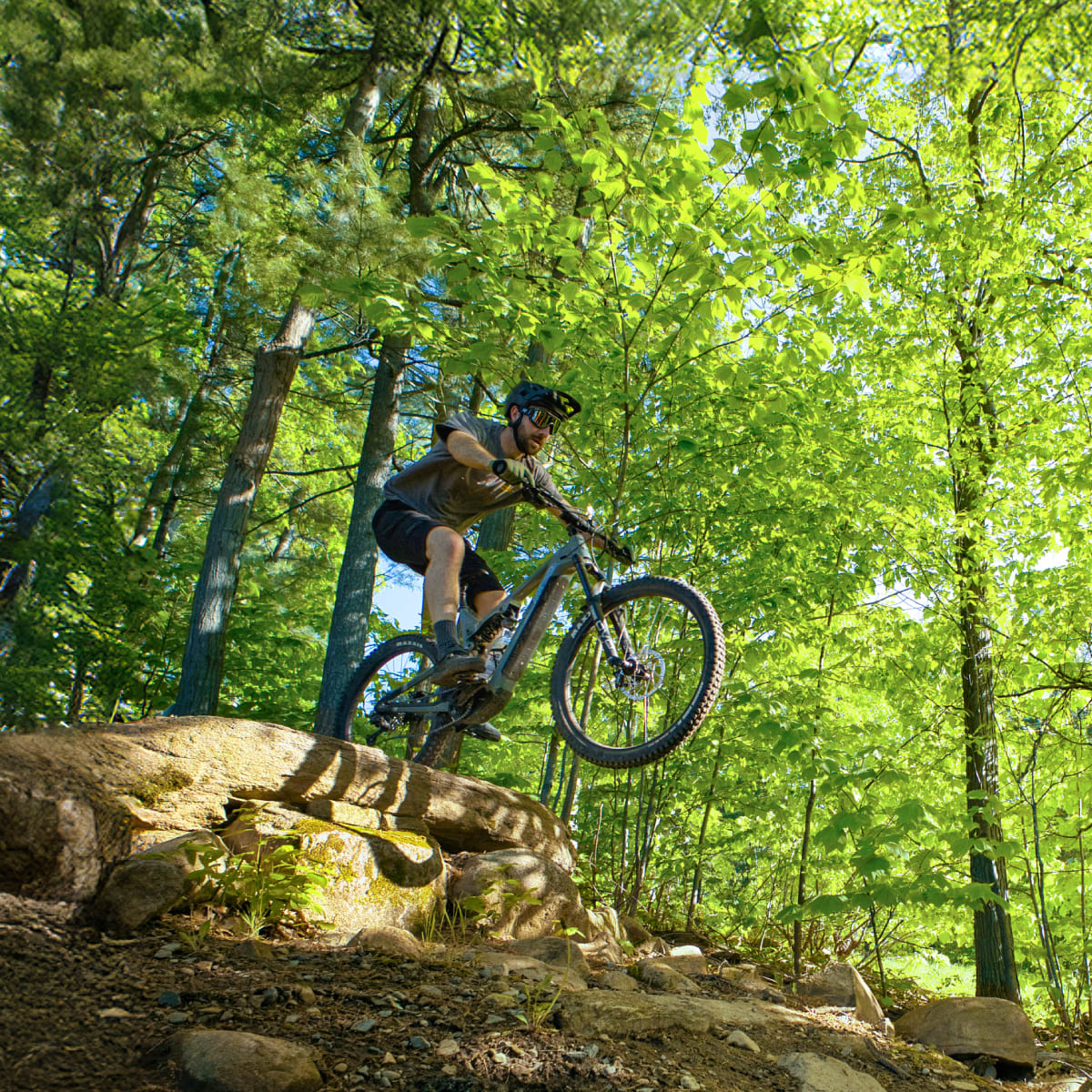 Vélo au Mont Rigaud.