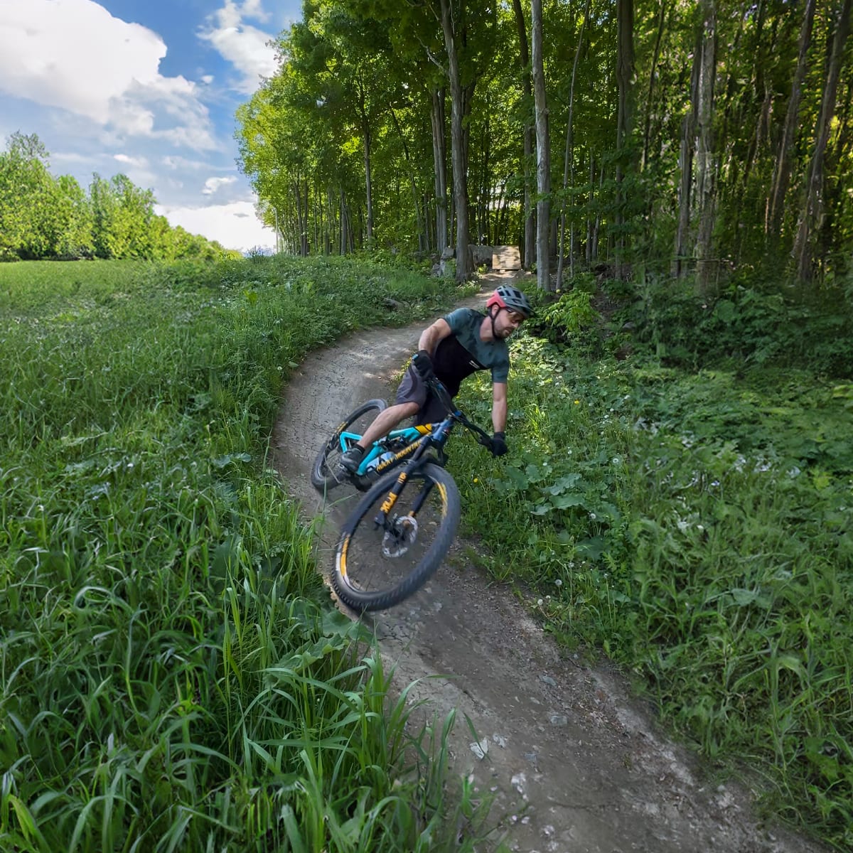 Vélo au Mont Rigaud.