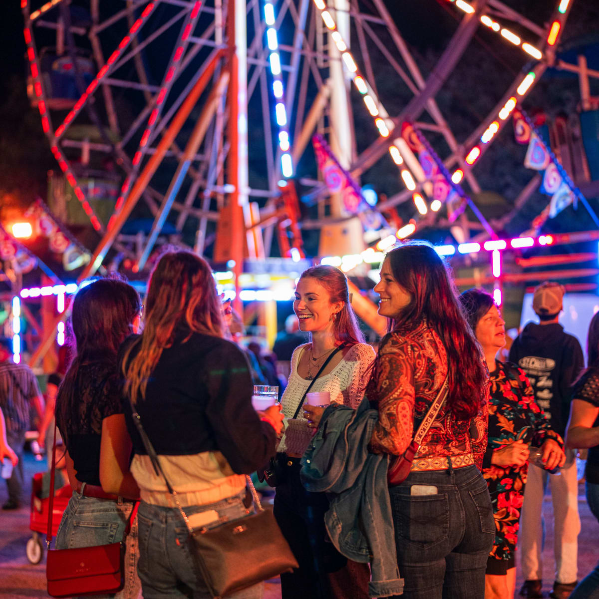 Amies à l'Oktoberfest de Repentigny.