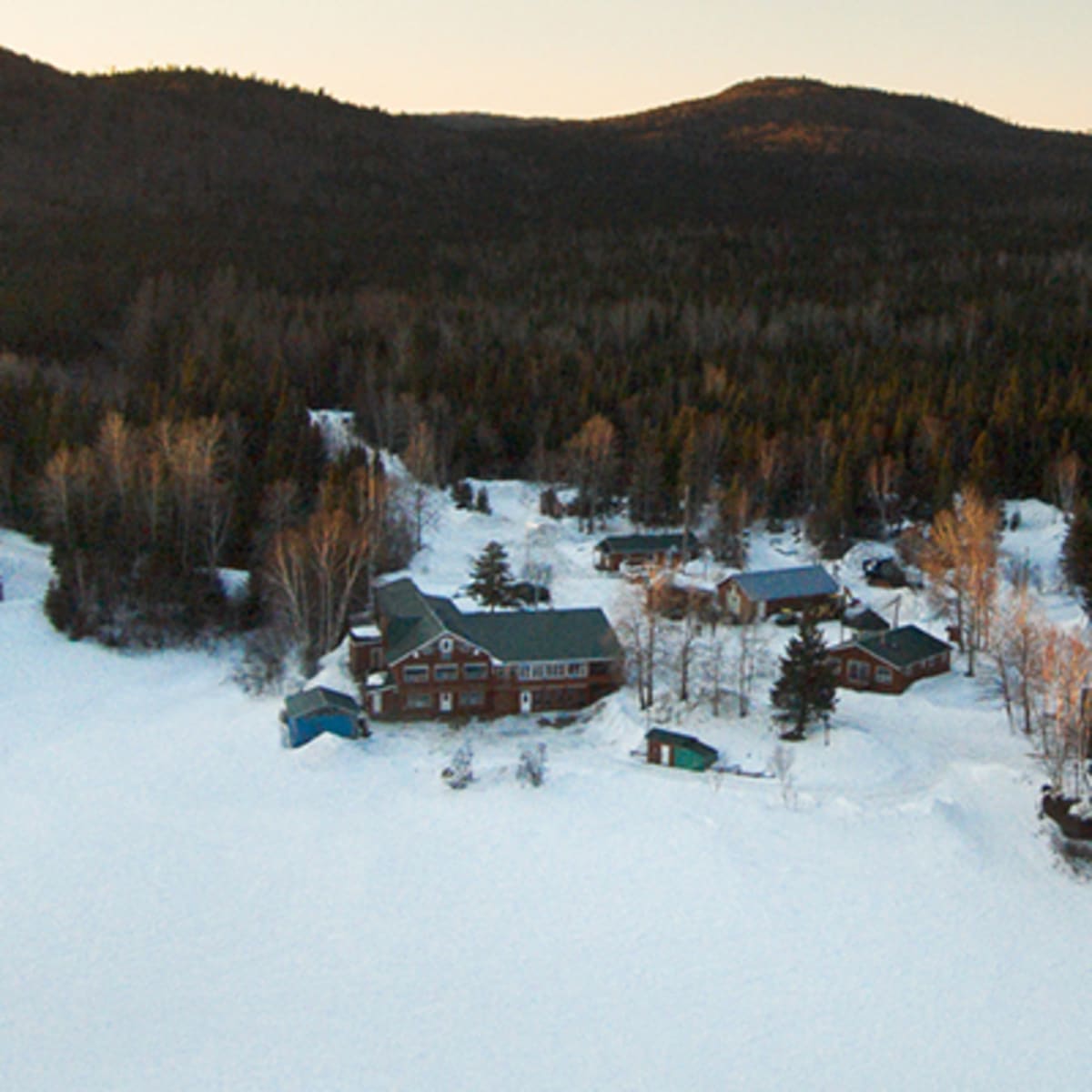 auberge_de_la_pourvoirie_des_100_lacs_sud_1_h