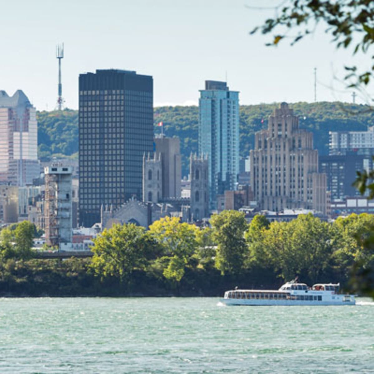 bateau_mouche_au_vieux_port_de_montreal_4