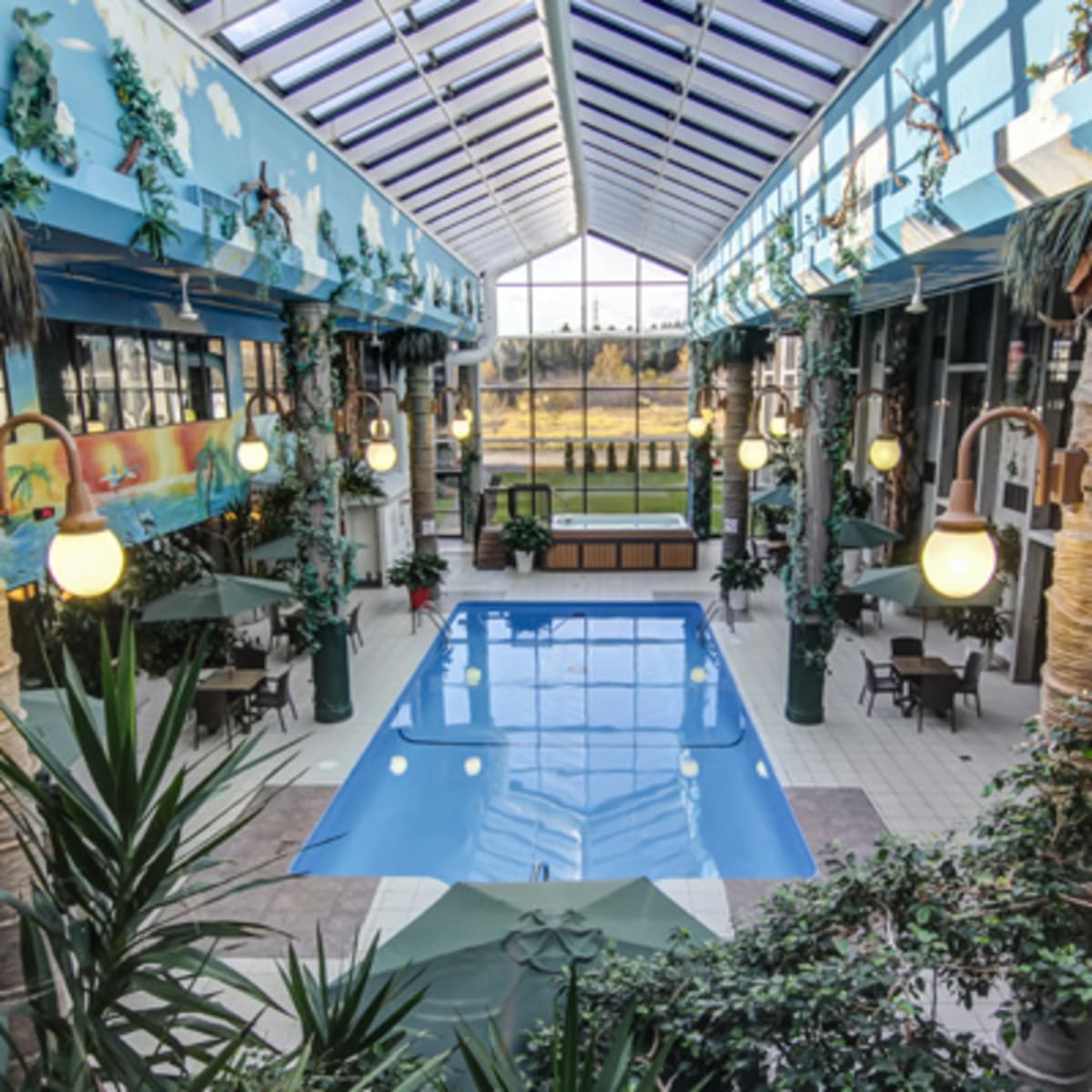 centre_de_congres_et_hotel_la_sagueneenne_1