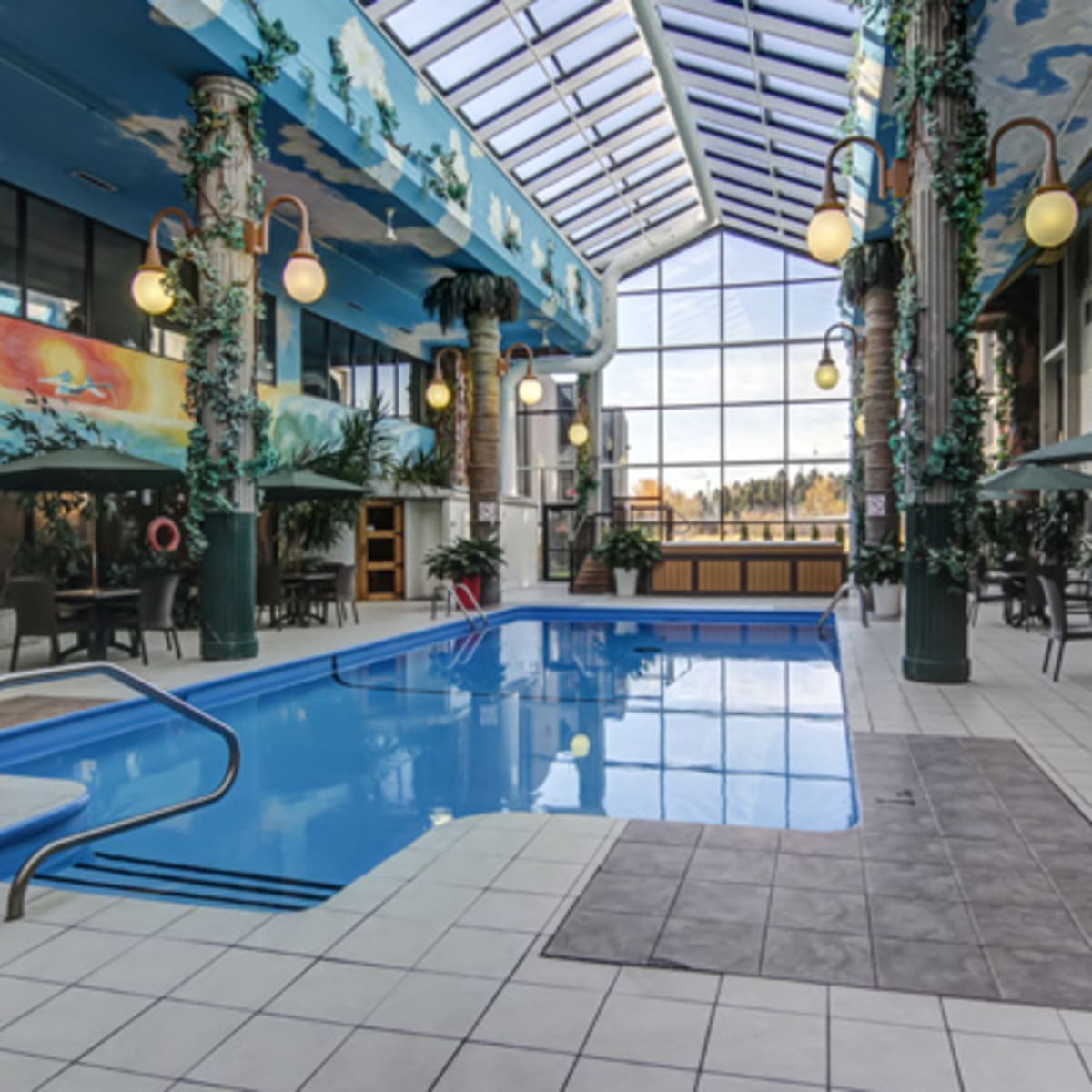 centre_de_congres_et_hotel_la_sagueneenne_2
