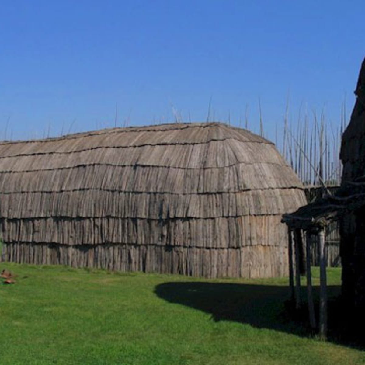 centre_dinterpretation_du_site_archeologique_droulerstsiionhiakwatha_5