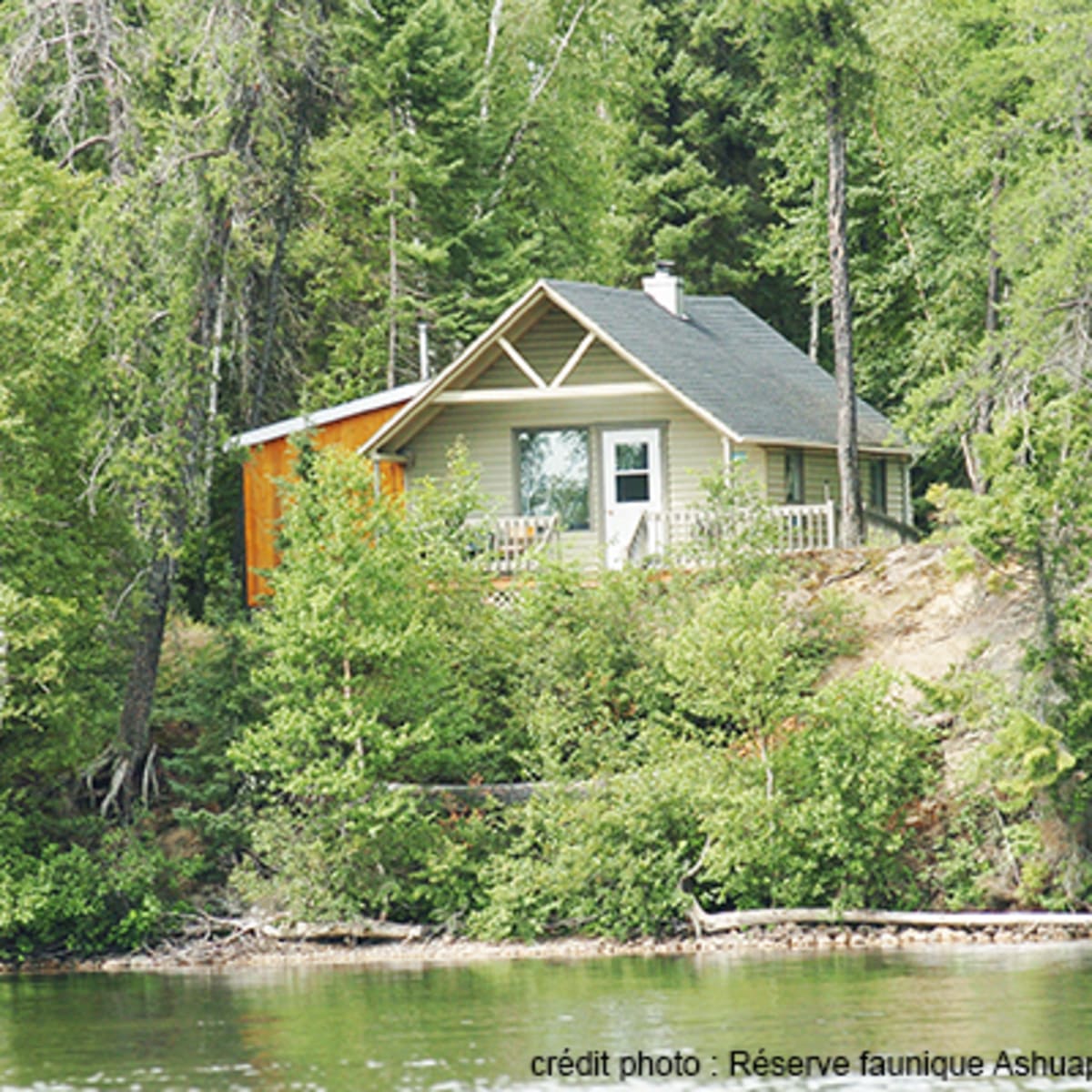 chalet_de_la_reserve_faunique_ashuapmushuan_2