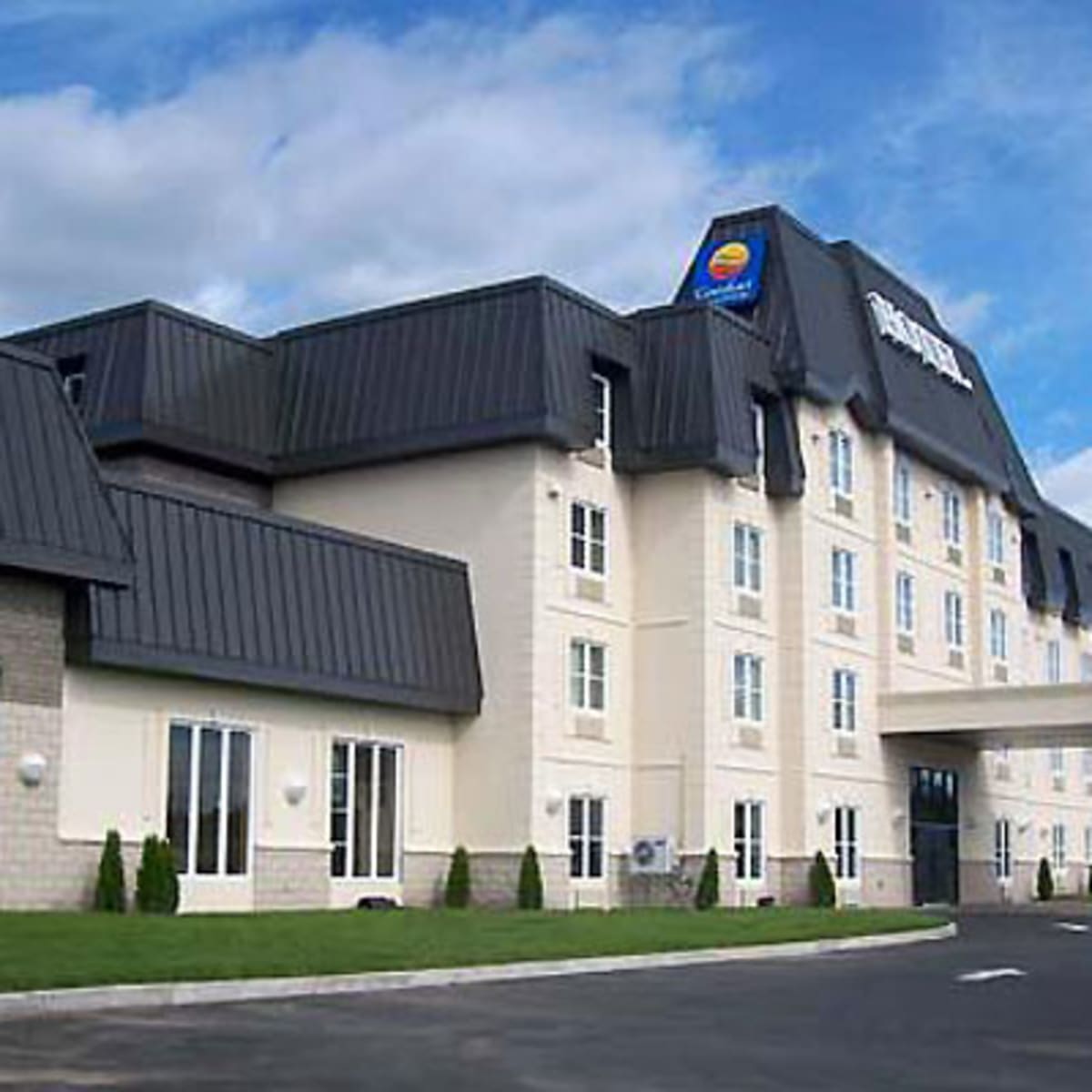 comfort_inn__suites_rive_sud_quebec_saint_nicolas_1