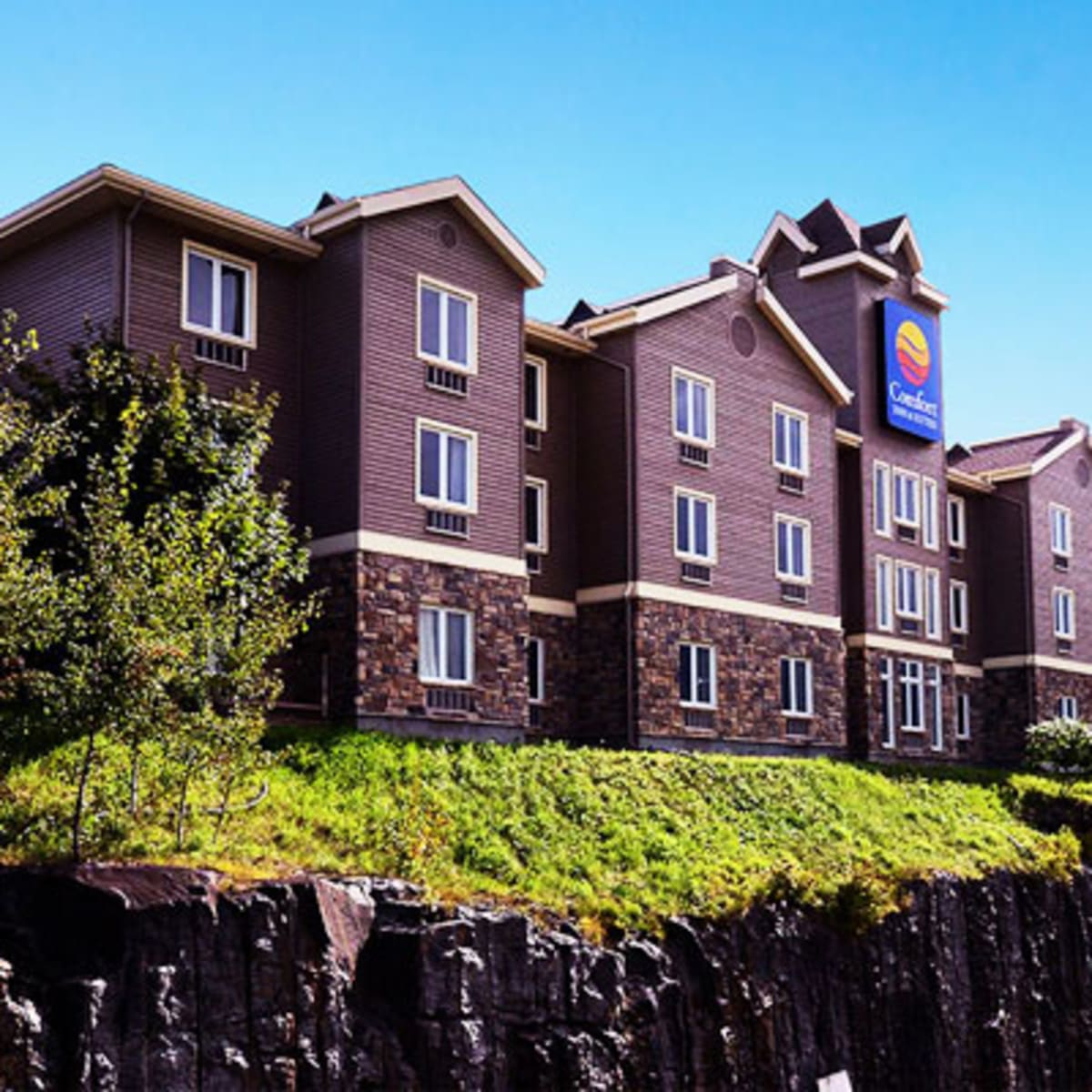 comfort_inn__suites_st_jerome_1