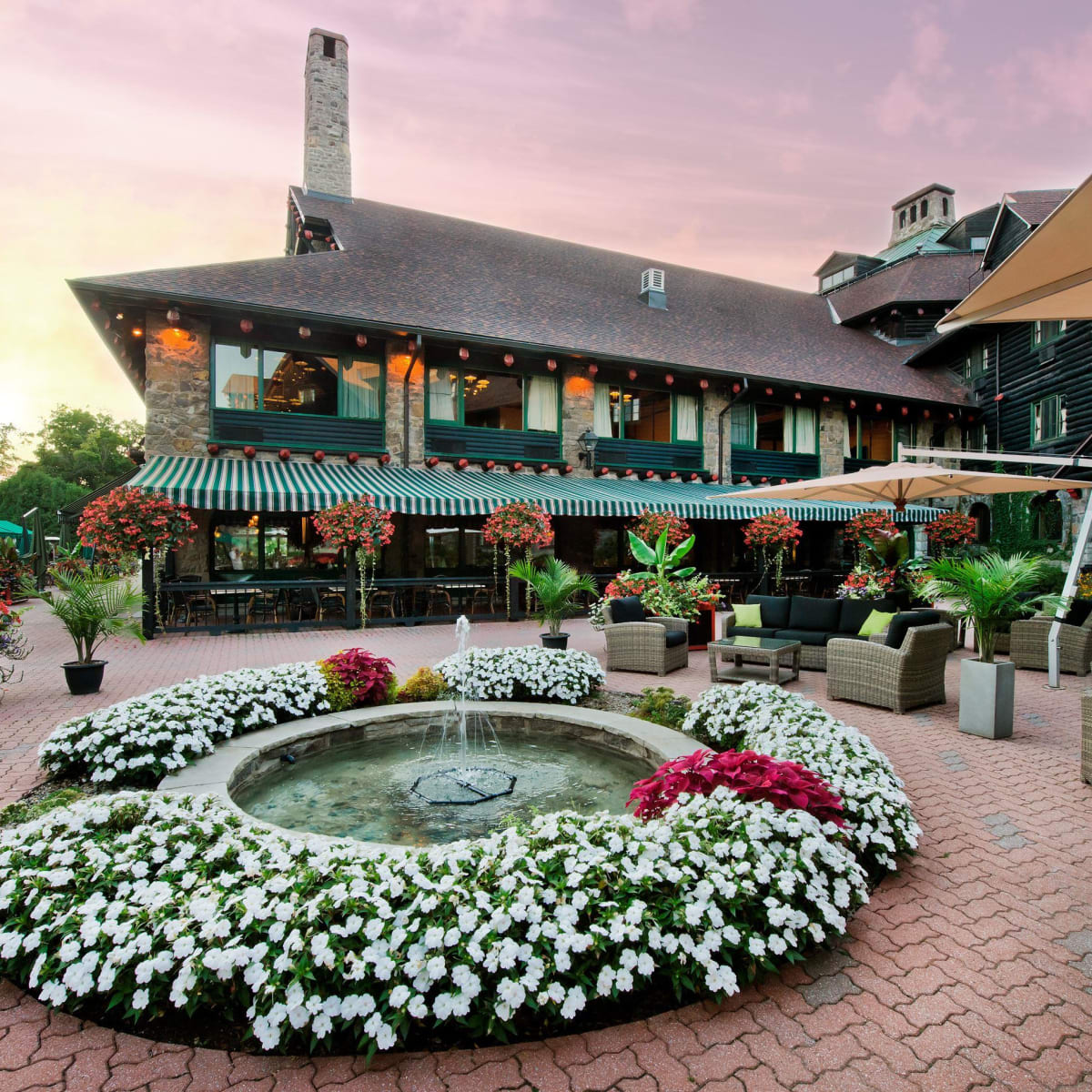 fairmont_le_chateau_montebello_1