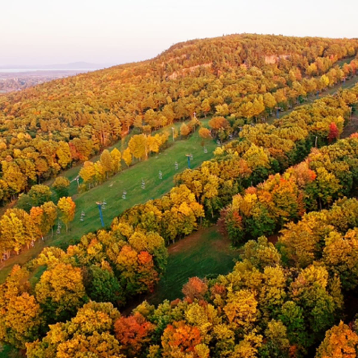 festival_des_couleurs_au_centre_de_ski_mont_rigaud_1