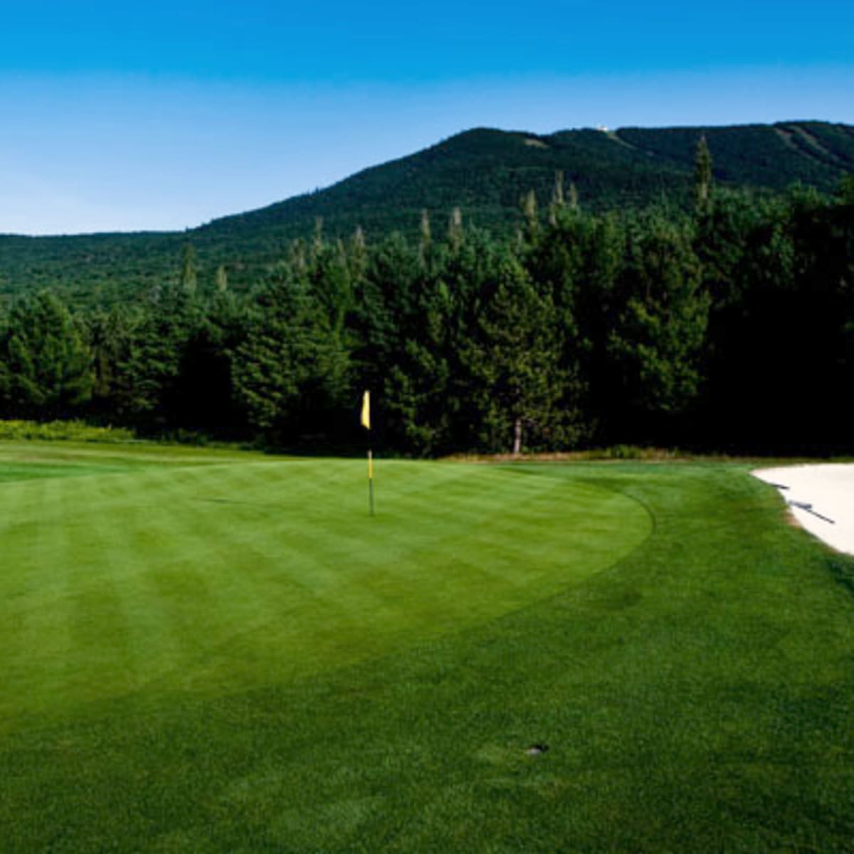 golf_le_grand_vallon_mont_sainte_anne_5